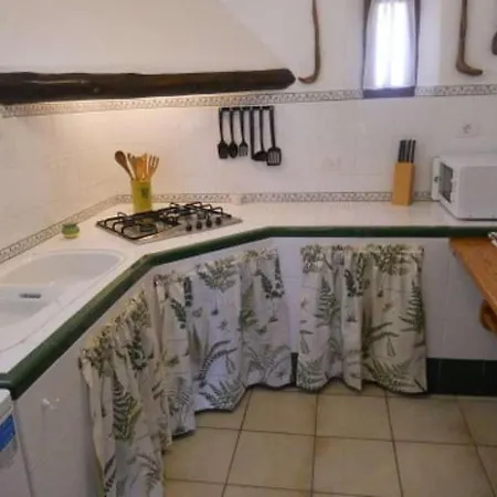Sleeps 4 Pool Wifi Апартаменты