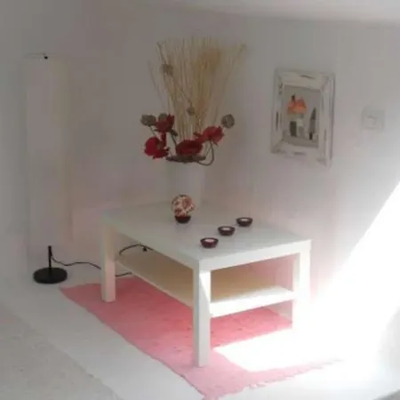 Sleeps 4 Pool Wifi Appartement