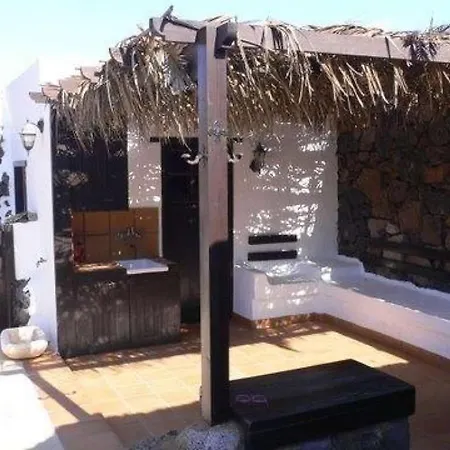 Sleeps 4 Pool Wifi Апартаменты Ариа
