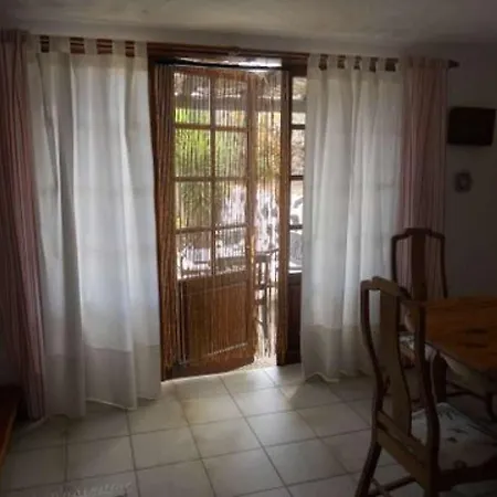 Sleeps 4 Pool Wifi Apartamento